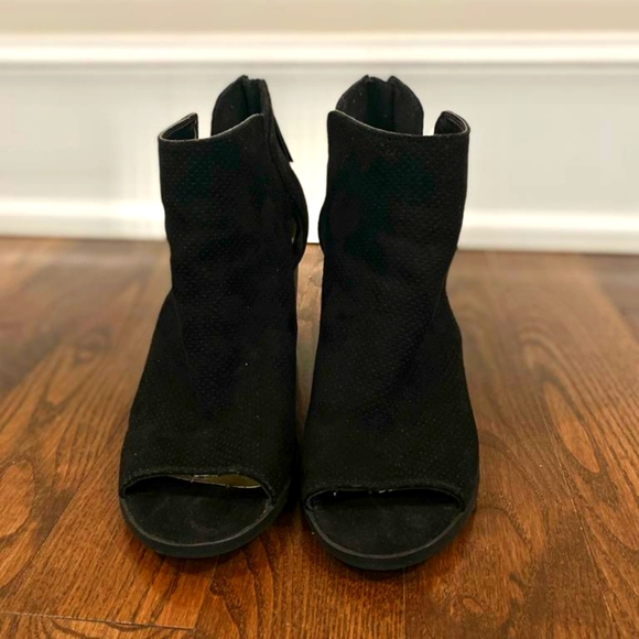 Guess Block Heel Ankle Boots - Picture 2 of 4